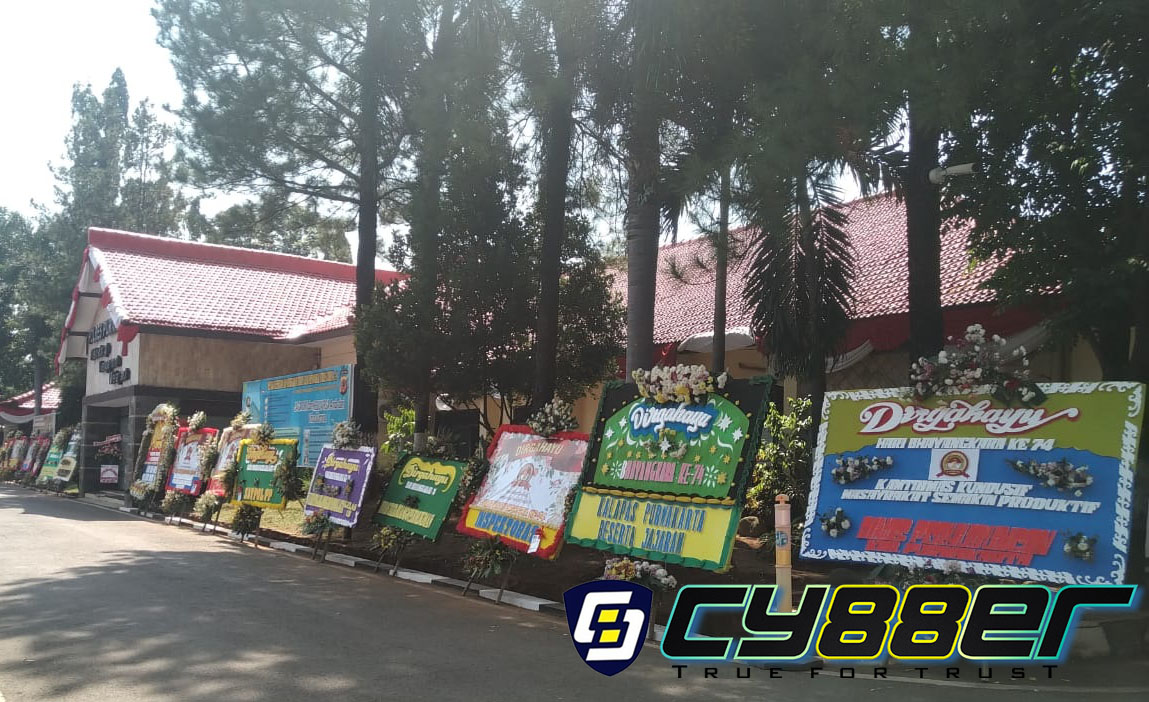 Peringati Hari Bhayangkara Ke 74 Polres Purwakarta Di Banjiri Ucapan Karangan Bunga